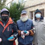 Illatszer adományok a csepeli hajléktalan Szállón