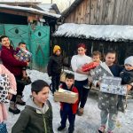 Közel 300 db cipősdoboz ajándék a kárpátaljai Munkács roma szegény negyedében